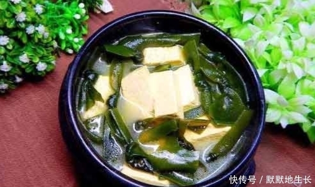 煮海带时,直接用水浸泡是错误的!很多人不懂,难怪又黑又硬!