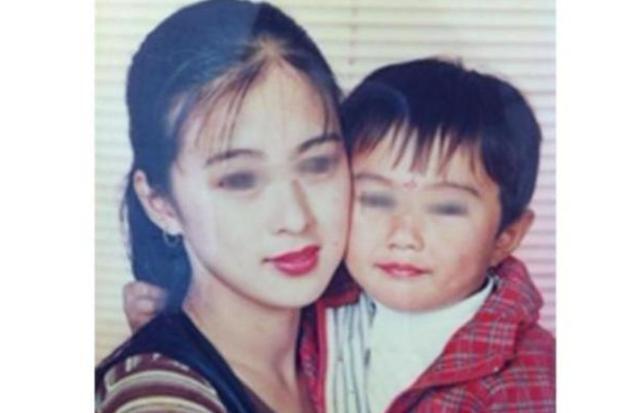 最美|“最美外婆”产房外走红,风头盖过刚出生宝宝,医生护士看直了眼