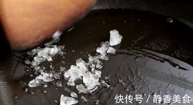 红烧排骨年糕做法,炒糖色有窍门,色泽诱人超入味