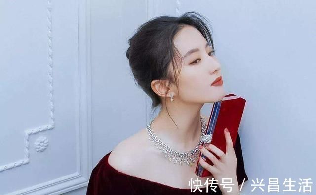 一般人|女人脸型有4种,如果你是第三种,不化妆也好看,一般人只能羡慕