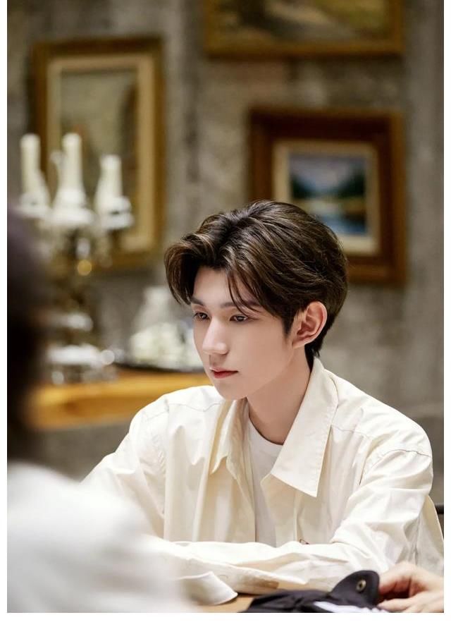 社交|王源愛奇異劇本鯊，引領“劇本殺社交”時尚新潮流