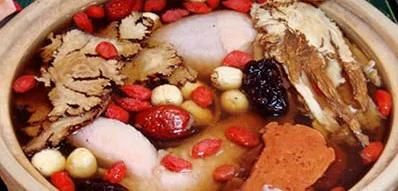 7岁女孩胸部一大一小，被确诊性早熟！别让这些行为害了孩子