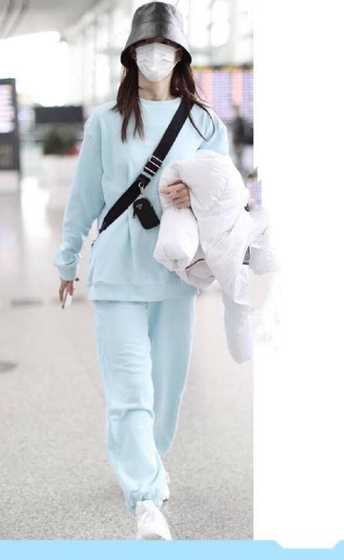 运动卫衣真是宝藏单品，穿衣小白上身一秒变时髦，细节太重要了