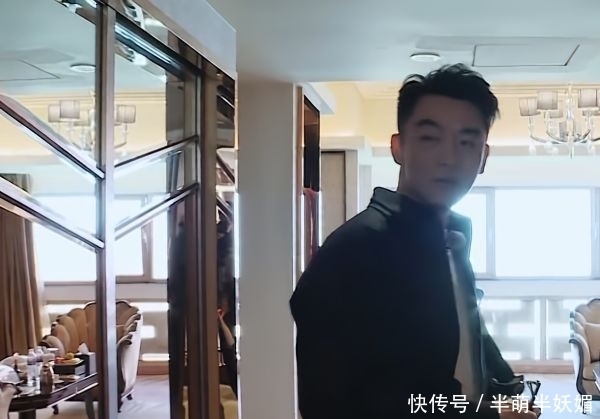 卧室 郑恺苗苗酒店卧室曝光,谁注意门牌号的数字?网友:节目组有心了