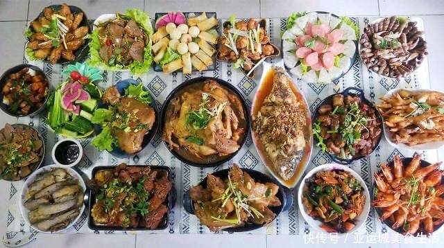 南北方年夜饭差距这么大?南方人表示北方的年夜饭让人难以下咽!