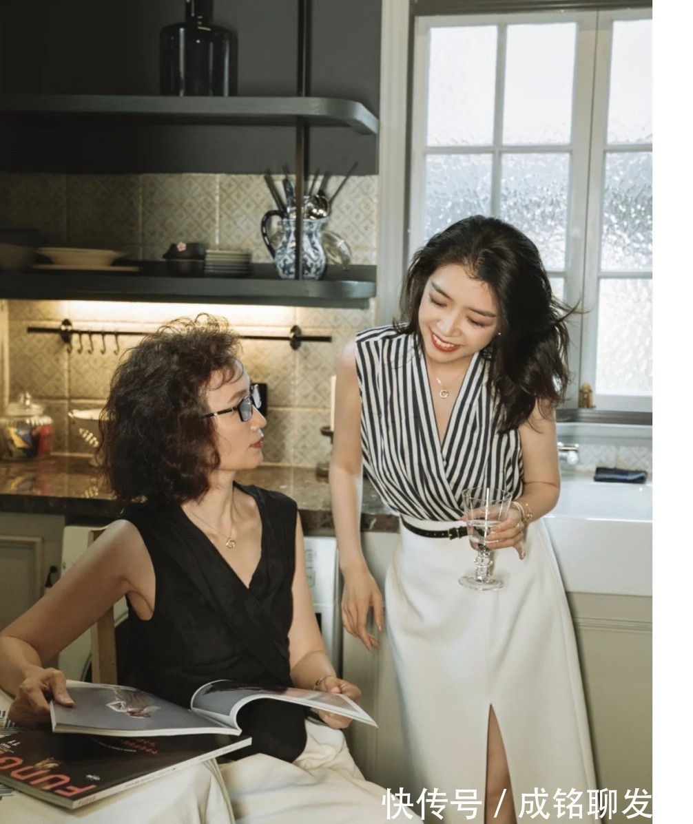 裙装|三木母女凭优雅穿搭火出圈，把精致与高级演绎到极致，值得借鉴