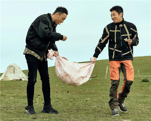 芳心纵火犯成干饭王者！撒贝宁干饭太积极，小尼拦饭操碎心