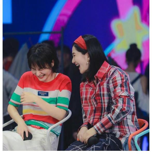 《你好星期六》收视夺冠，快本难回归，还好何老师在