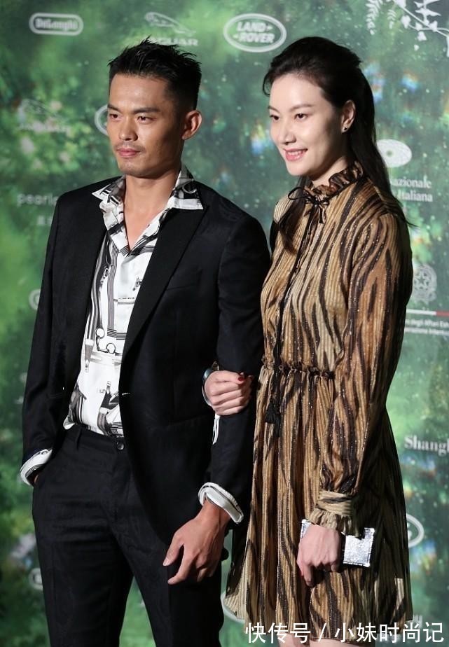 裙型|谢杏芳有贤妻良母的气质,穿印花长裙看着挺温柔,成熟但不显老