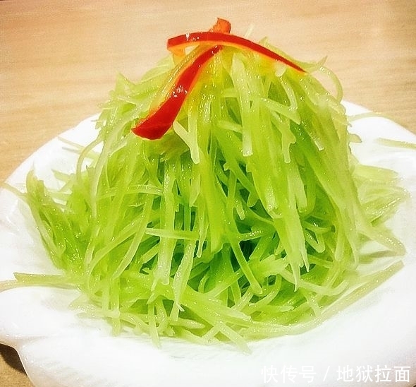 女性常吃此菜,黑眼圈没有了,皱纹消失了,小肚腩不见了