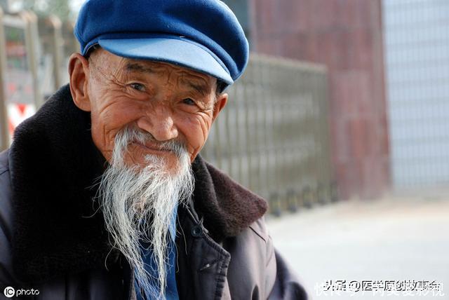 长寿的秘诀终于找到了，运动排在第三位，排在首位的你却很少去做