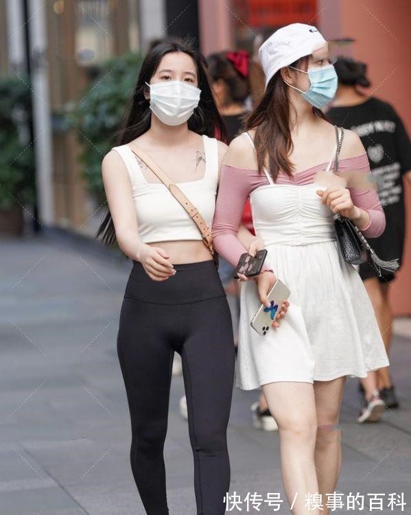 瑜伽裤 修长的短夹克搭配高腰瑜伽裤,充满力量感,洋溢着青春活泼的感觉!