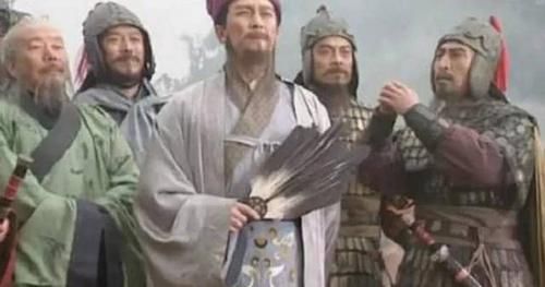 惨剧|曹操手下猛将，一招击败马超，诸葛亮亲自出马围杀，下场惨剧