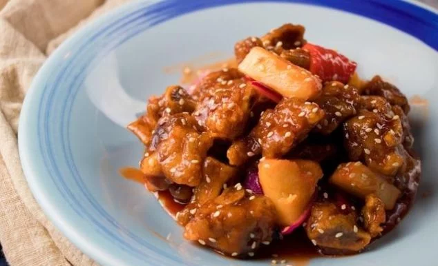 糖醋排骨这样做，肉质鲜嫩，酸甜下饭