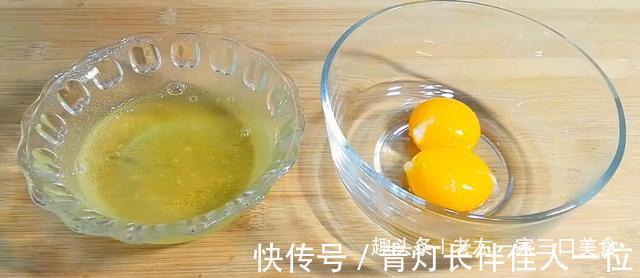 玉米面别煮粥了,不放一滴油不放一滴水,就做出蓬松的玉米饼