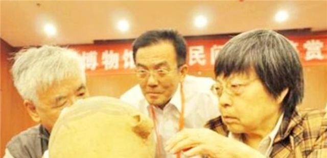 阻挠|老人为儿子的病发愁,愿意出售“家传宝”,却遭到专家的阻挠