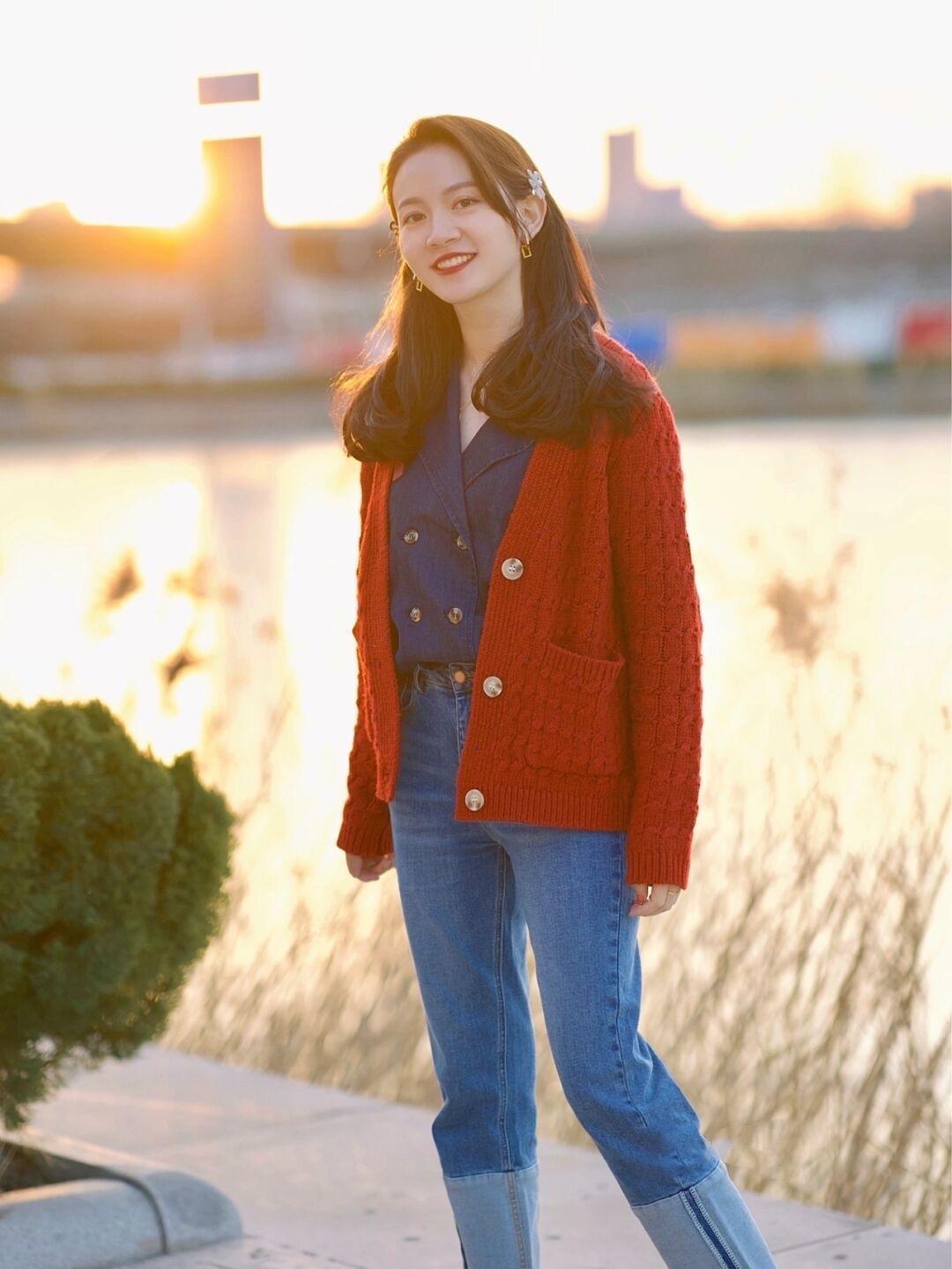 包臀裙 “开衫”的高级穿法是这样的,保暖舒适又温柔,每一套都能照穿