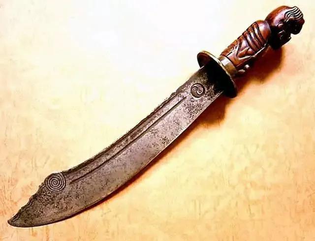 男身|清代一桩奇案,祠堂连发命案,十九男身死,县令洒泪问斩三姐妹