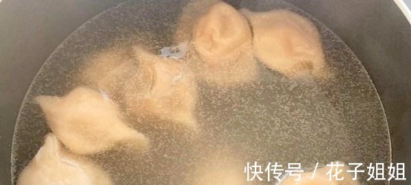 酸汤水饺|立秋后吃饺子,不这样吃就太亏了,一顿吃一斤都不多,暖心又暖胃!
