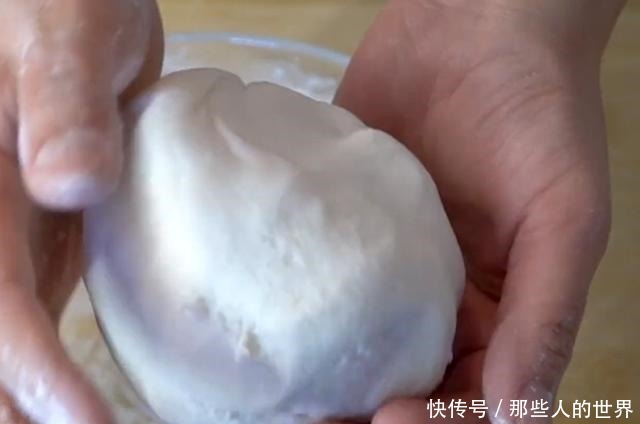 山药要经常做给孩子吃,这样做金黄酥脆,软糯拉丝,上桌就扫光