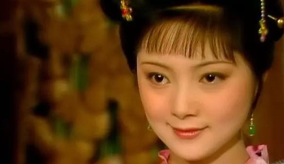 红楼梦薛宝钗人见人爱,为何贾母却不喜欢她