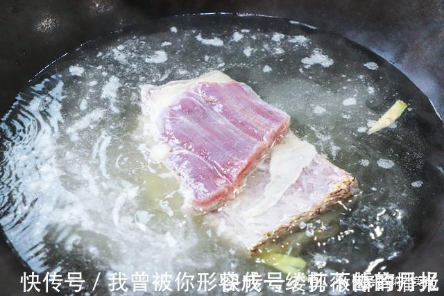 炖猪肉时,这1种调料不能放,否则猪肉又老又柴,很多人都不懂