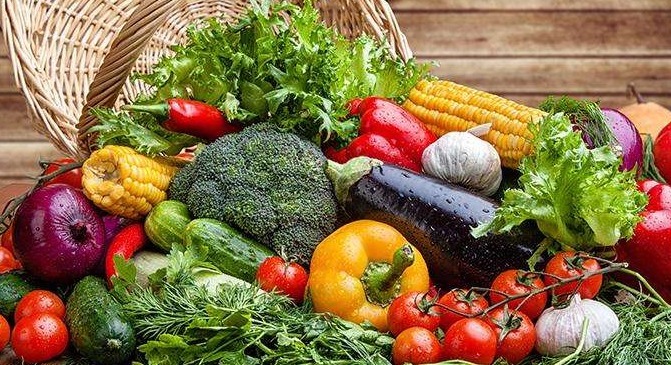 衰老|女性要想越年轻,别再吃猪蹄了,多吃此3种食物才是真正的抗衰老