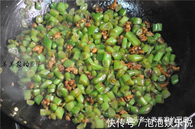 儿子最爱的早餐,不放一滴水,柔软又蓬松,空口就能吃5个!