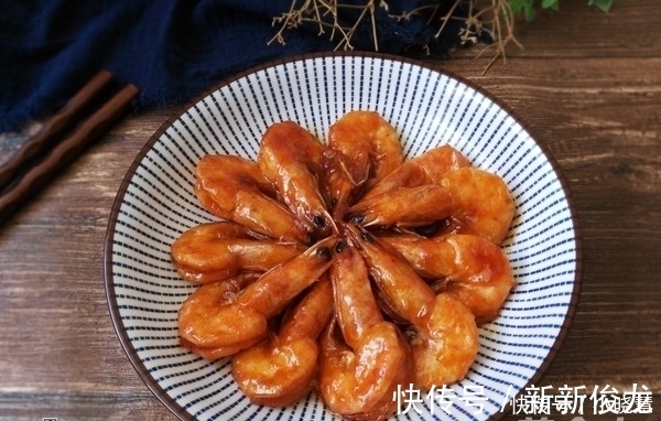 水煮|大虾别只用水煮,一道网红菜,8分钟搞定,好吃到舌头都要掉了!