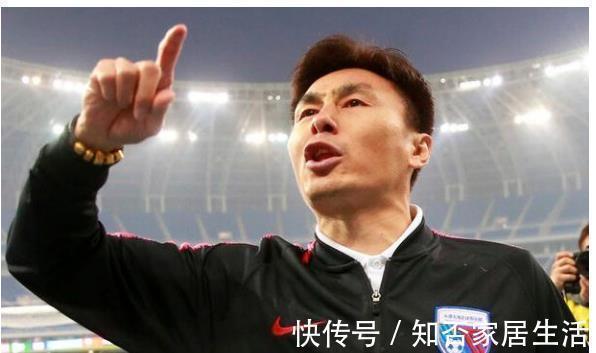 李霄鹏|昔日国足大佬退役后无人问津,曾跟李铁齐名,被球迷质疑为球霸