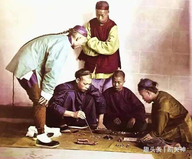 县令|清代奇案：美女私通半载，守节身死，县令巧断案，判书生永不再娶