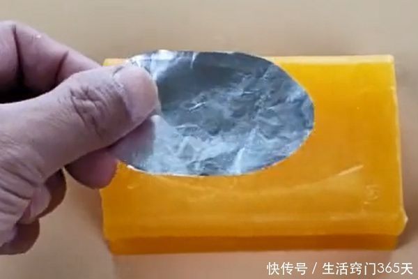 肥皂用到最后容易断?教你粘一张“它”,香皂完整不浪费,厉害了