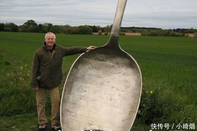 女生饭量有多迷？一顿只吃一个饺子，说了吃一勺，那就只吃一勺！