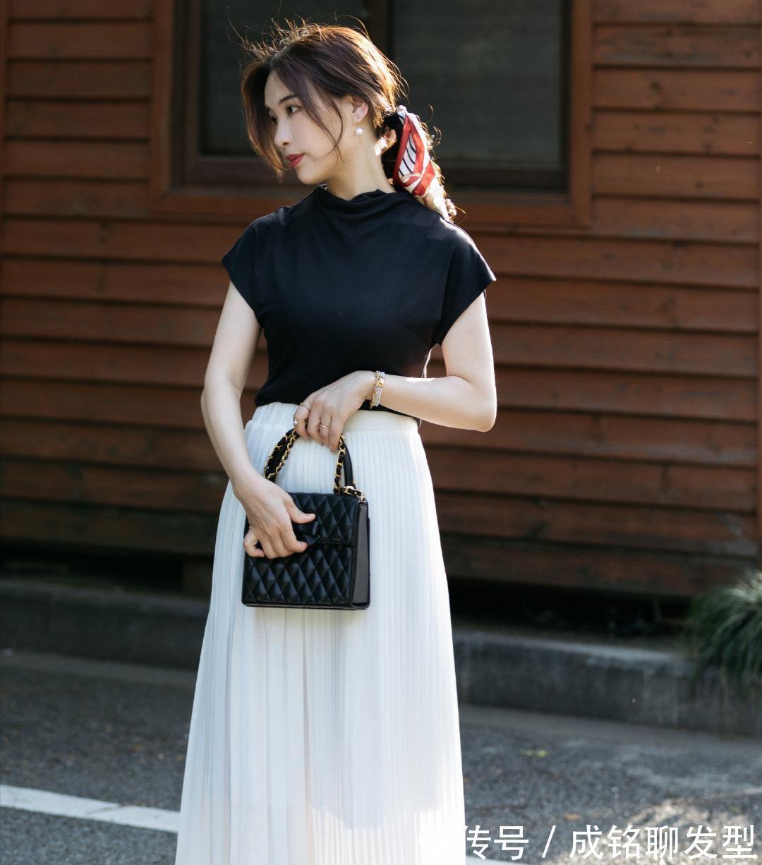 女人|奔四女人的优雅穿搭,清新简约的搭配精致又减龄,显身材更显气质