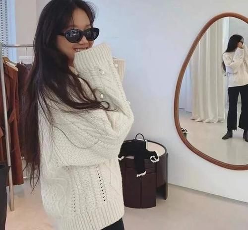 基础款毛衣，不管什么时候穿都不过时，遮肉显瘦真的不要太明显