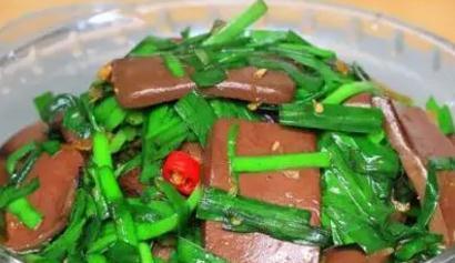 韭菜炒鸭血|冬季是养生的黄金时期,多吃小炒菜,补血补铁面色红润气色好