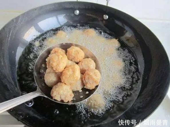 炸肉丸有技巧，牢记“3加2不加”，保证口感酥味道香，放凉不发硬