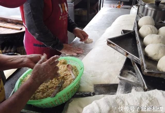 夫妻开店卖早餐,一天用几大盆馅料每天都客满,食客:主要是实惠