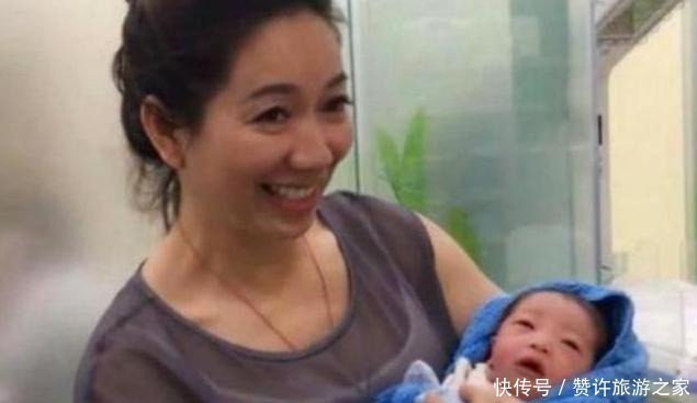 “最美外婆”产房外火了，风头盖过刚出生宝宝，生护士都看直了眼