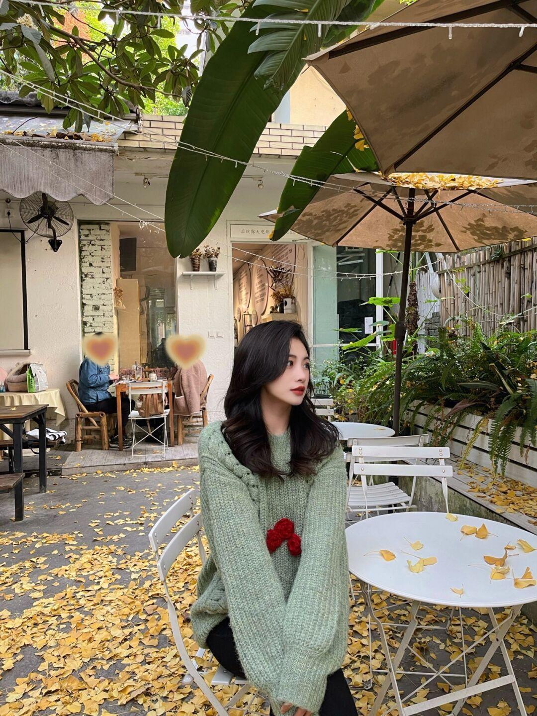 莫兰迪|这才是熟女该有的“毛衣”搭配,建议借鉴4个实用款,真美