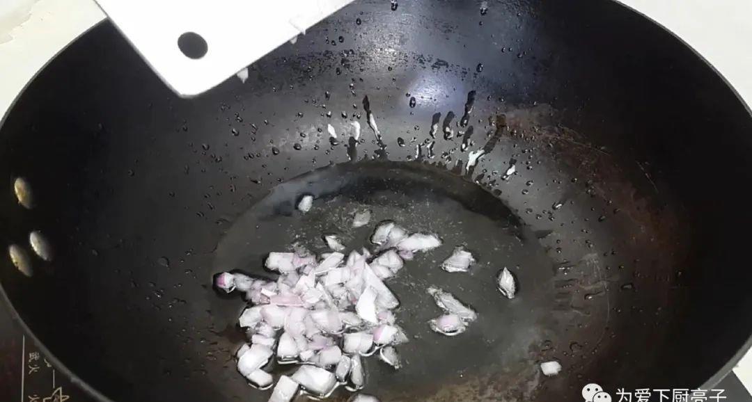 鸭蛋辣椒|鸭蛋辣椒别炒着吃了，锅里一扔，做出创意凉拌菜，吃一次就爱上了