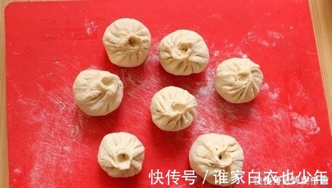 煎包|吃煎包一定要吃这个馅的,一年365天吃都不够,皮薄馅大,过瘾