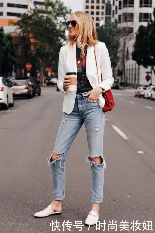 洞裤|“阔太”李念生图好真实,穿豹纹衫配破洞裤,波波头像邻家女孩