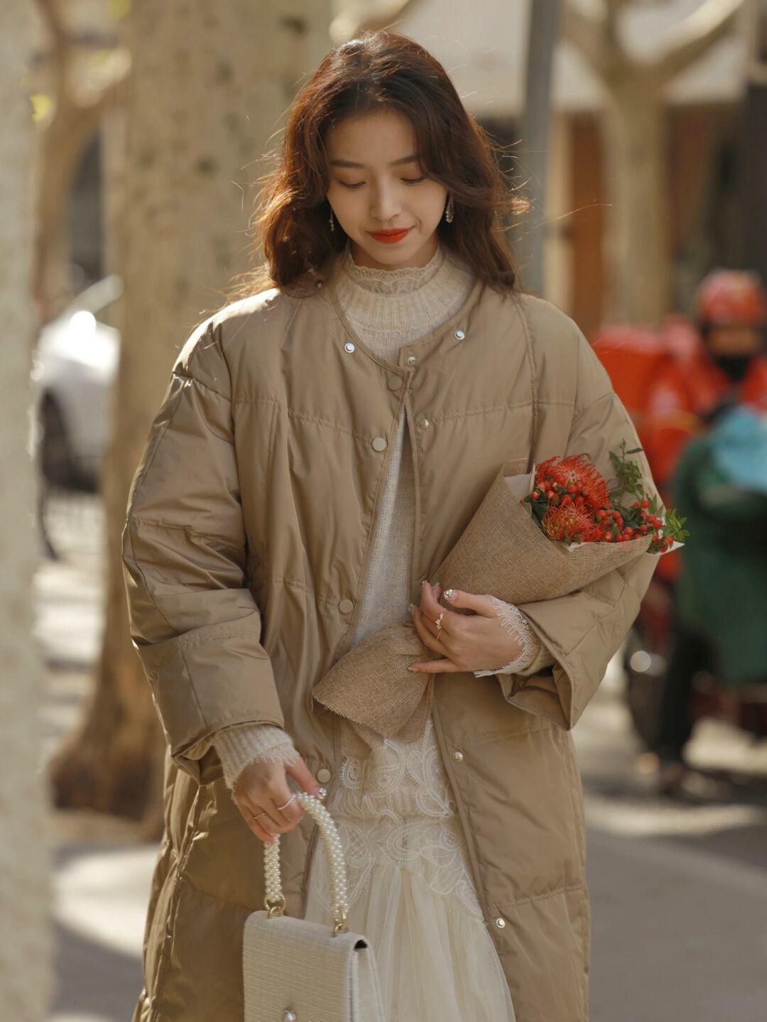 白色|真正优雅的“羽绒服”从不臃肿,保暖又高级,教你穿出高挑感