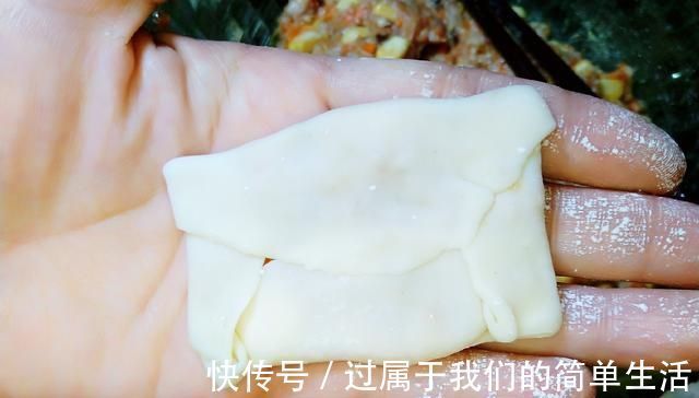 猪腩|早餐,面包馒头不如它,不用揉面,平底锅一煎,5分钟出锅