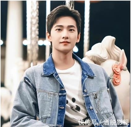 杨洋|杨洋终于开始录综艺了，穿应援色录制综艺节目，与粉丝双向奔赴