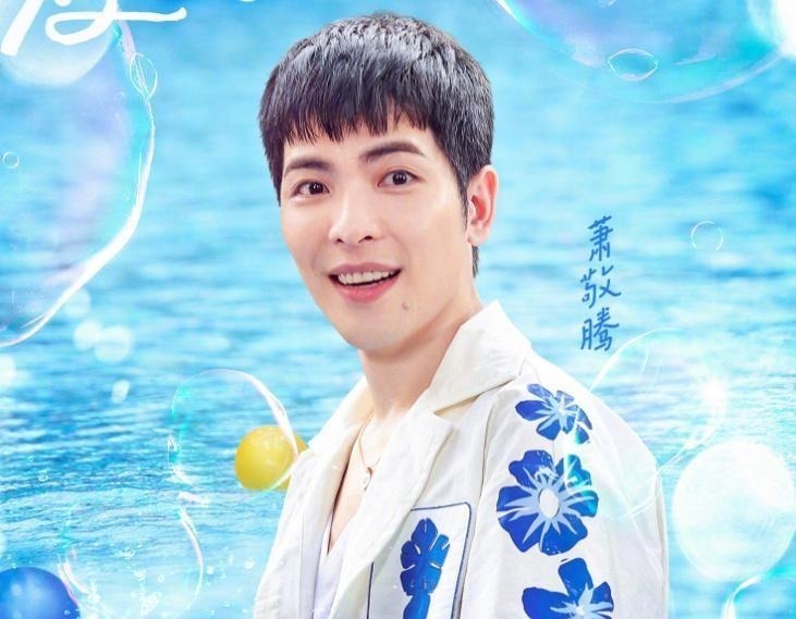 《奔跑吧》新一期海报,全员统一穿白色衣服,唯独两个人例外!