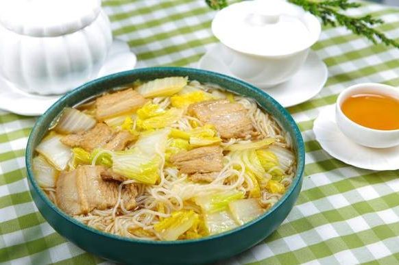 天冷炖上这么一锅，比吃火锅还带劲，顿顿吃不腻，好吃到汤汁不剩