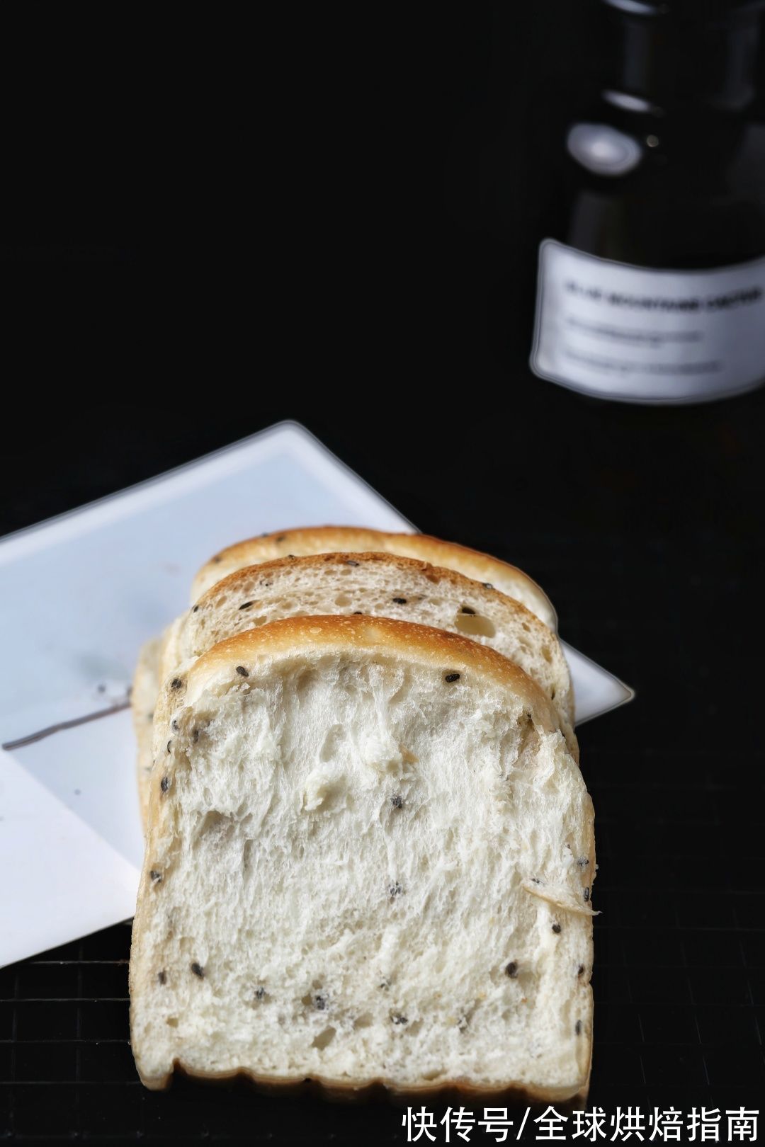 日式米吐司松软香甜有弹性，竟然是吐司界的纯真少女