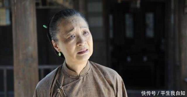 离开|乾隆微服私访,看一对联大怒这是要造反,听老妇解释后尴尬离开!